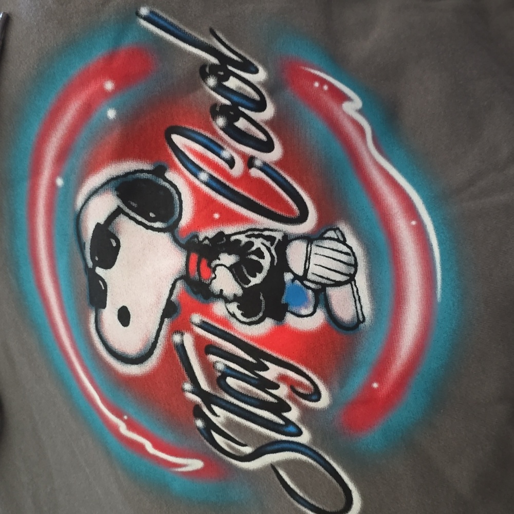 Peanuts Snoopy Stay Cool Airbrush Hoodie Gray S NWT - Picture 4 of 5